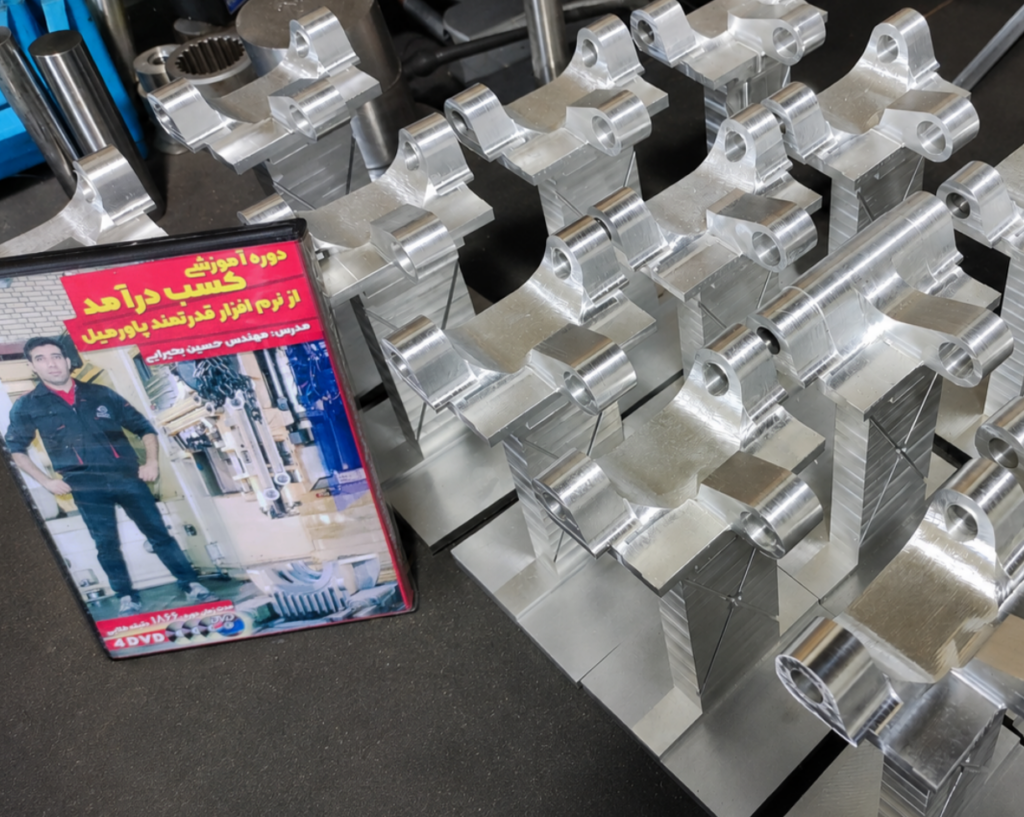 بخشی از پروژه‌های صنعتی و قطعات ماشینکاری‌شده که با استفاده از استراتژی‌های آموزش‌داده‌شده 